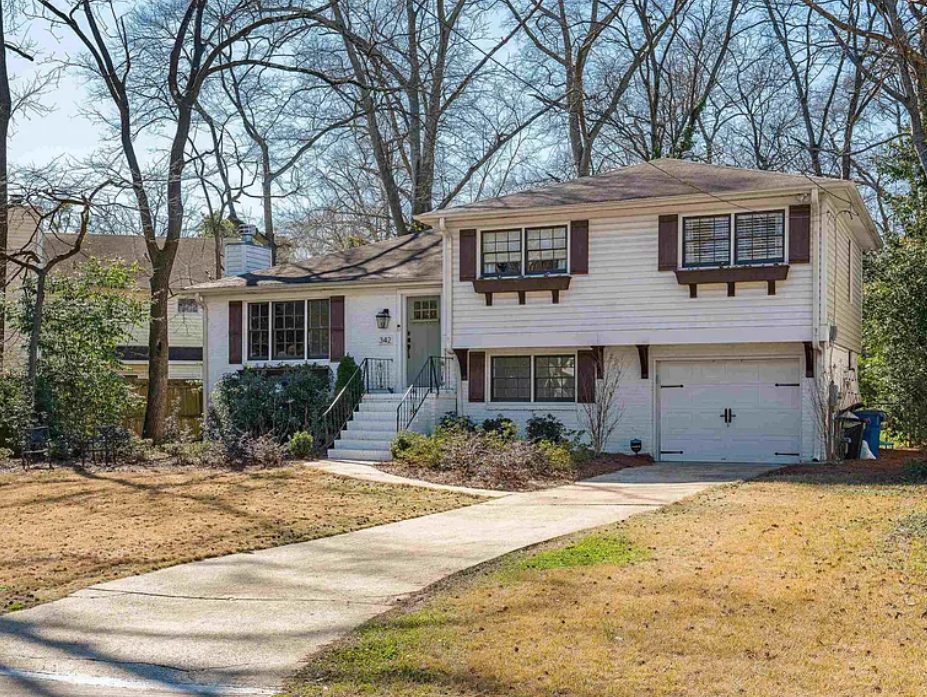 Split-level house Birmingham Homebuyers bought in Edgewood, Homewood AL